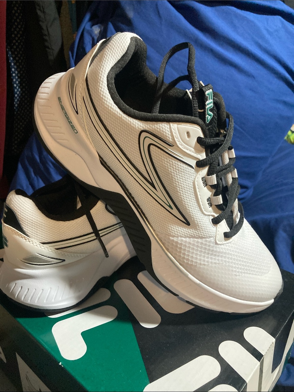 FILA  ACTION STRIDE ENERGIZED WALKING SHOES